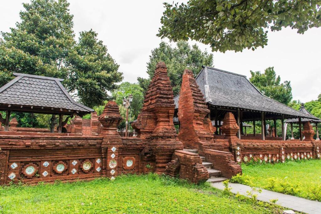 Hotel Syariah Tremigo Guesthouse Cirebon Eksteriør billede